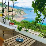 Fish Bed & Breakfast 4*