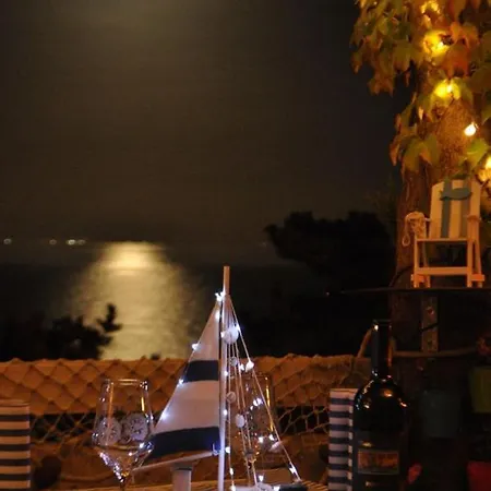 Fish Bed & Breakfast 4*