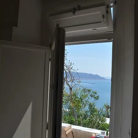 Bed & Breakfast Fish 4*