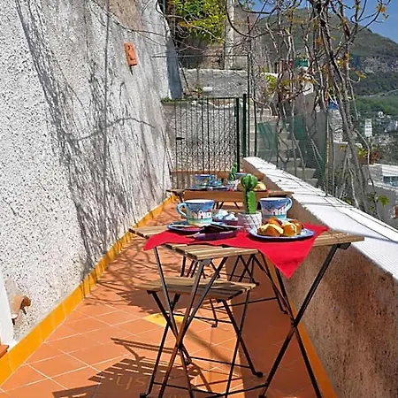 Fish Bed & Breakfast Vietri