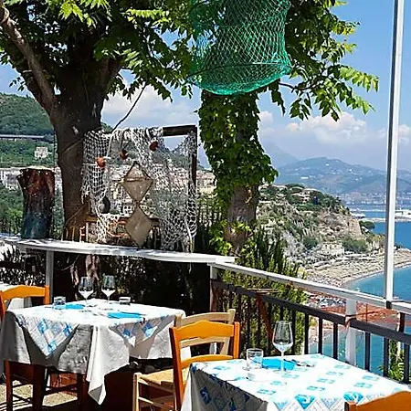 Bed & Breakfast Fish 4*