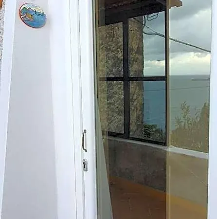 Fish Bed & Breakfast Vietri