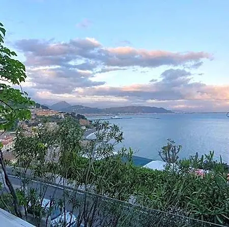 Fish Bed & Breakfast Vietri