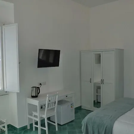 Fish Bed & Breakfast Vietri