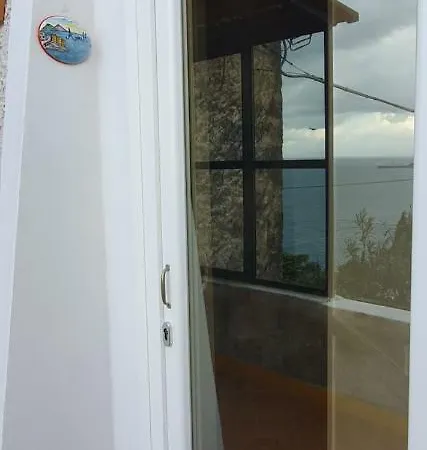 Oda ve Kahvaltı Fish