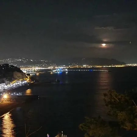 Fish Oda ve Kahvaltı Vietri