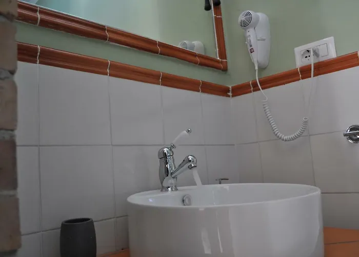 Fish לינה וארוחת בוקר 4*