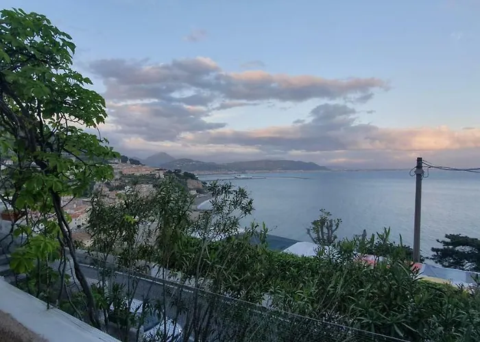 לינה וארוחת בוקר Fish