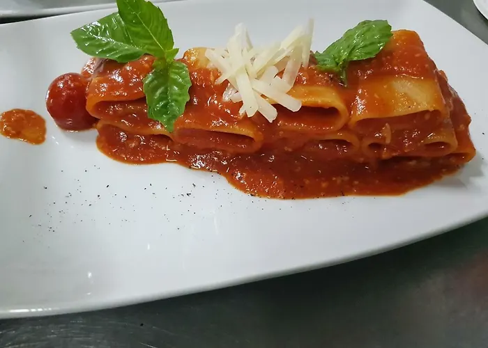 לינה וארוחת בוקר Fish 4*